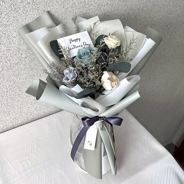 代印小卡【艸弄Floral Design】清晨湖水/永生玫瑰花束/情人節花束 告白花束 週年紀念 永生花 乾燥花