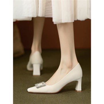 法式粗跟高跟鞋女水鉆方扣設計感小眾2025新款工作鞋通勤方頭單鞋