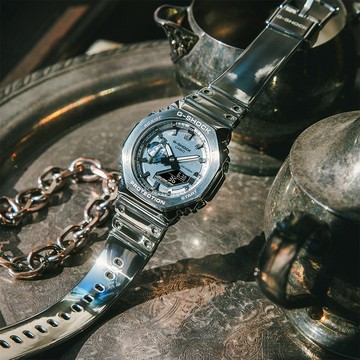 CASIO G-SHOCK 金屬光澤八角造型計時錶/銀/GM-2100YM-8A