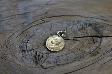 硬幣墜子-法國/10生丁/1982年