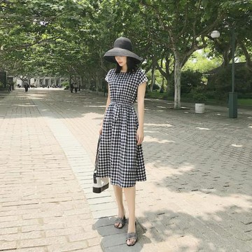 黑白格子連衣裙女2025新款夏松緊腰中長款過膝復古裙顯瘦氣質長裙