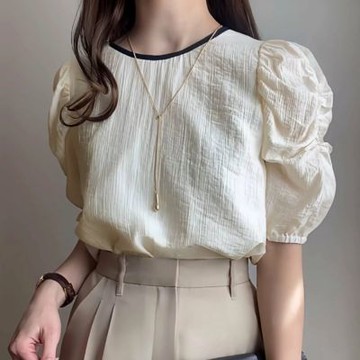 MOCO簡約日系純色圓領撞色滾邊鬆緊燈籠袖後綁帶雪紡上衣M~XL
