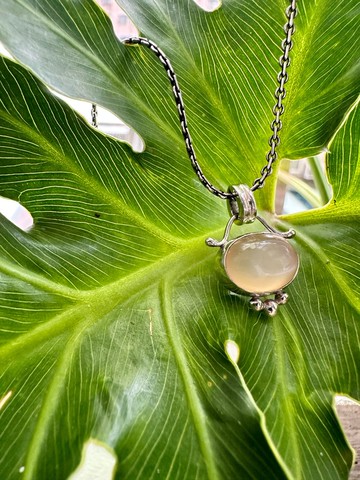 手作銀飾-天然粉色月光石古典純銀項鍊 925純銀墜飾 Moonstone