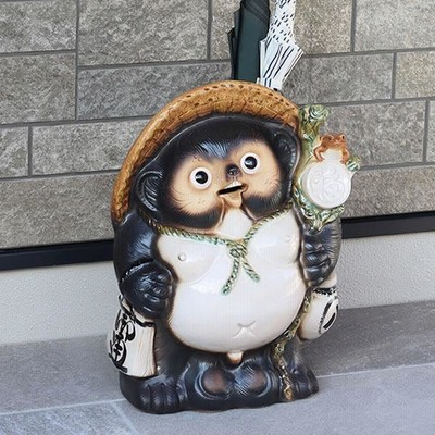よたえもん   陶器　狸　傘立て　若干難あり よたえもん 陶器 狸 傘立て 若干難あり