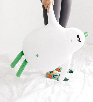 裝蒜三兄弟抱枕 蒜頭大哥 可摳肚臍眼解壓(!) 靠枕 玩具 坐墊