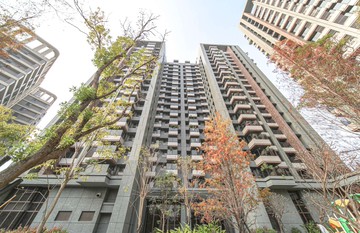 桃子園悅誠山海景觀絕美兩房平車｜高雄市左營區桃子園路