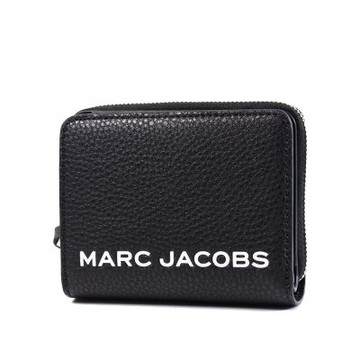 MARC JACOBS 白字LOGO荔枝紋釦式零錢袋短夾-黑色