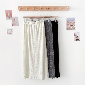 【Fee現貨3色新品】開叉肌理紋燈芯絨捲邊長裙🔥鬆緊長裙 設計感長裙 黑色長裙 白色長裙 半身裙 冬季長裙 素色長裙