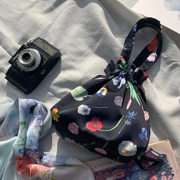 ttq 花卉抽繩水桶包，花痴圖案抽繩手提包