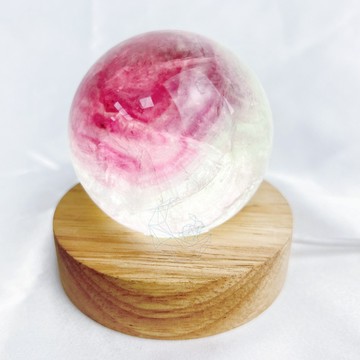 ₍мσσи_нασ ᙏ̤̫͚ ₎紅82 螢石球 6.2cm 山形千層 煙雨朦朧 紫諾 星空光 紫螢石 綠螢石