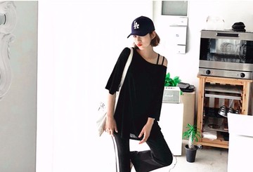 中長款寬松顯瘦t恤春夏露肩雙肩帶上衣不對稱網紅直播休閑打底衫1入