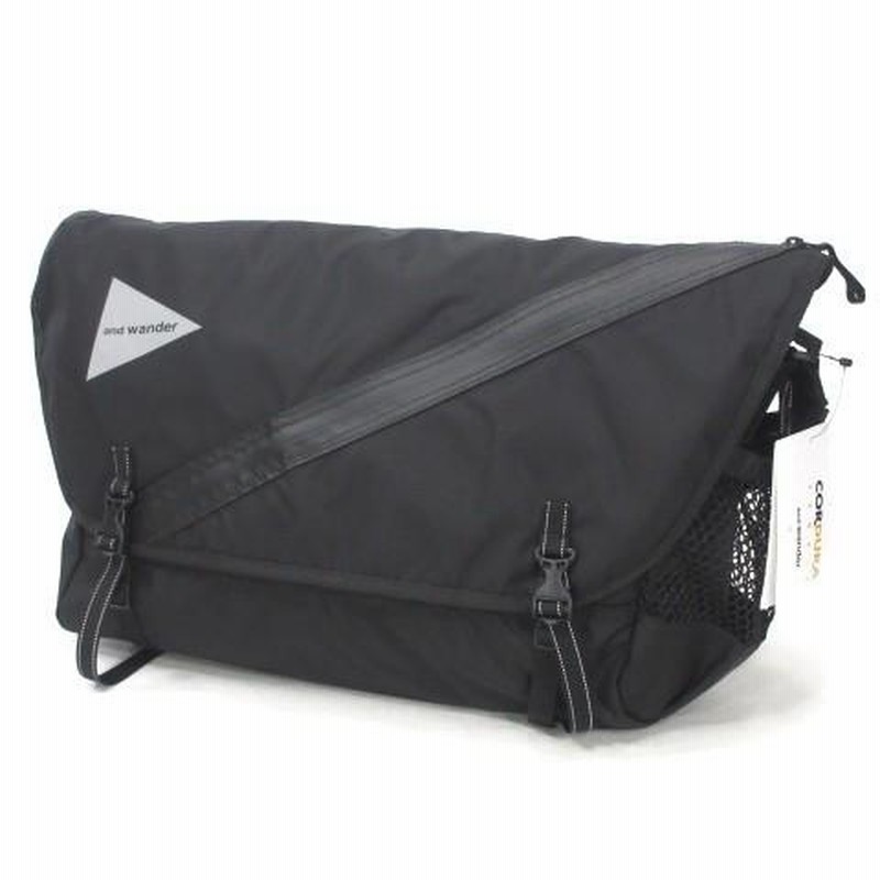 and wanderアンドワンダー メッセンジャーバッグ 黒 美品