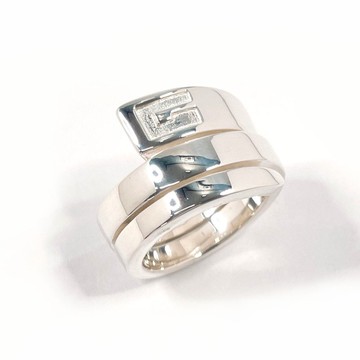 【日本直送 二手美品】8.5號 GUCCI 戒指 螺旋 蛇形 G Logo 標示尺寸 9 銀 925