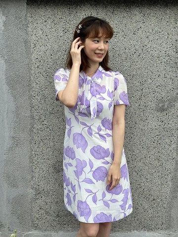 旗袍風紫花洋裝