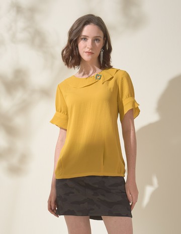 ★【喜芝梅】緞帶領金屬飾尚品圈袖上衣(兩色；M-2L) 123370956