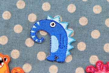 長鼻仔自黏繡布貼-可愛怪獸系列