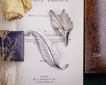 美國古董 蕨葉與羽毛 細刷紋胸針 銀色胸針