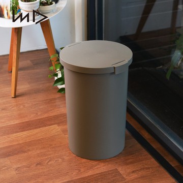 【日本岩谷Iwatani】圓形封扣蓋室內/室外防臭垃圾桶-26L