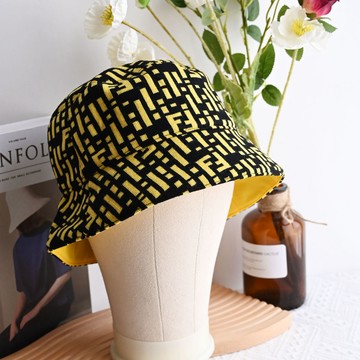 FENDI 經典品牌LOGO印花羊毛漁夫帽/遮陽帽.黑黃