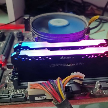 海盜船燈條DDR4 8G3000桌上型電腦原裝正品 全相容 質保兩年 RGB【三和電腦配件店】
