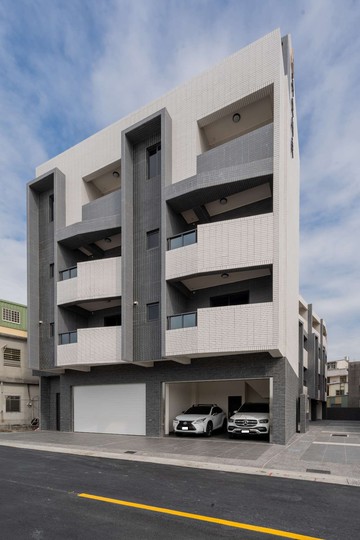 高大特區全新電梯透天店住｜高雄市楠梓區大學三十一街