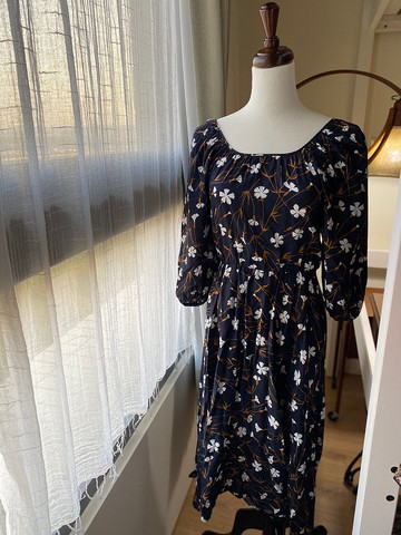 一字領黑底花卉古著洋裝