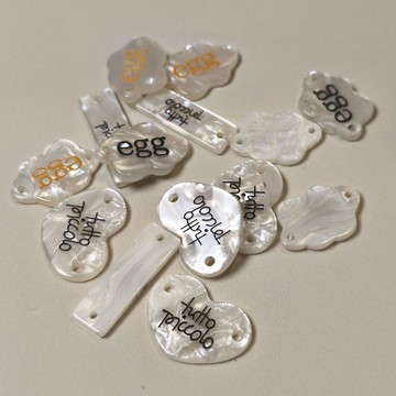 ⚡免運臺灣有貨⚡仿貝樹脂衣標吊牌心形雲朵雙控珠光毛衣襯衫可拆卸diy衣服配飾999⚡可開票