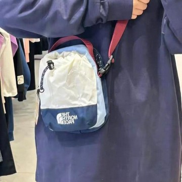 胸包 單肩包 防水包 腰包 新款北邊男女登山戶外胸包運動腰包兩用斜挎包旅游拼色手機包