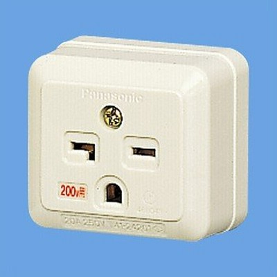 新品　パナソニック　15A・20A兼用角型コンセント　WK3811　250V 　インボイス領収書可能