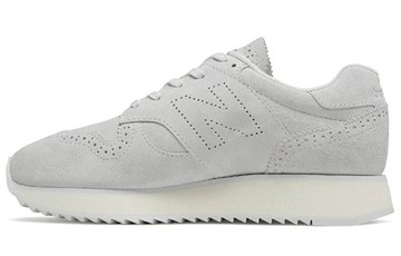 WMNS NEW BALANCE 520 SNEAKERS GREY