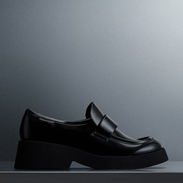 Giselle 亮面樂福鞋