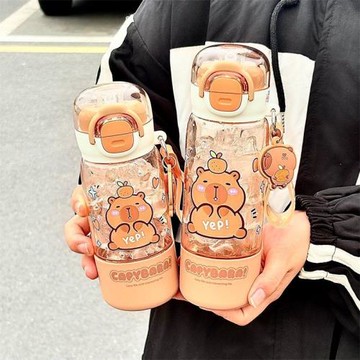 卡皮巴拉兒童水杯大容量吸管杯雙飲口學生夏天高顏值雙飲塑料杯