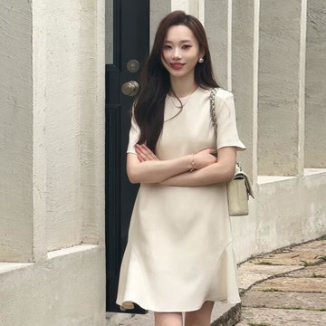 【杉家】撤標撤柜！2026新款法式赫本風荷葉邊休閑氣質顯瘦魚尾裙