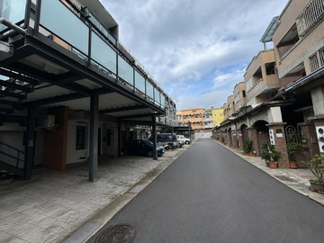 【房仲阿輝】恆春麥當勞旁｜5套房電梯｜併停雙車墅｜屏東縣恆春鎮省北路
