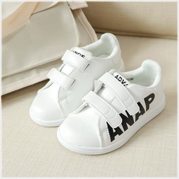 日單兒童板鞋春秋單鞋男女寶寶休閑鞋白色簡潔百搭軟底小白鞋