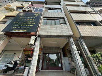 亞灣三多商圈四維路正路上｜｜邊間透店｜高雄市苓雅區四維三路