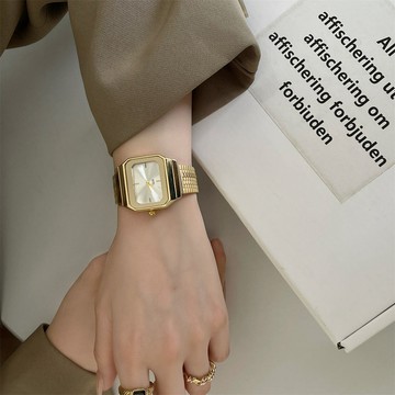 免運⌚高顔值女士手錶女屬鋼帶高級商務精英國産時尚輕奢防水石英腕錶女防水 輕奢小衆設計感小巧手錶 簡約手錶 百搭手 UWG