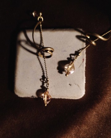 繾綣 珠鏈垂墜長耳環 - 粉