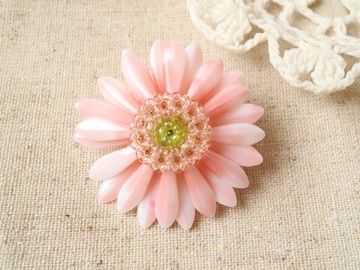 蜜桃奶油非洲菊胸針 捷克玻璃手工胸花 畢業婚禮飾品