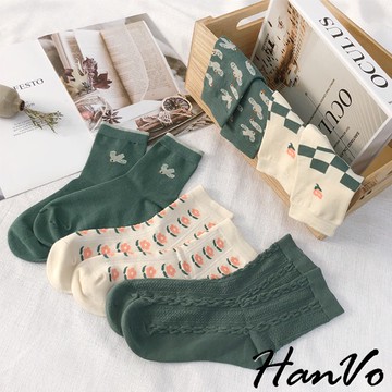 【HanVo】鳥兒與花復古綠色調中筒襪 韓系簡約百搭舒適棉質襪 韓國潮流時尚休閒襪 女生配件 A12-6095