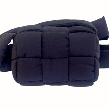 BV BOTTEGA VENEGA 迷你六格斜背包空氣尼龍材質(經典黑)