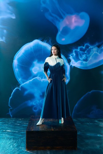 水母型拼接長外套 - 藍&米白