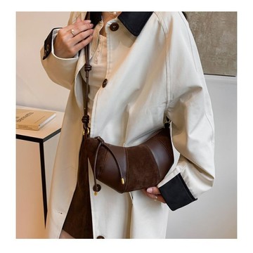 免運🔮牛角複古新款時尚百搭高級小衆餃子斜挎包秋冬百搭餃子包女斜挎側背包 斜背包 包包 背包 郵差包 肩背包 通懃包 休閒