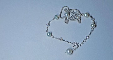 純手工繞線羊咩咩珍珠手鏈(可調節長短)