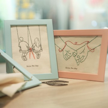 【客製情人禮物】刺繡材料包DIY /  月老過香爐紅線 / 中英字印製