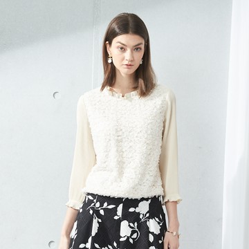 CLL巧玲瓏 暖感立體蕾絲壓褶袖上衣 5393401