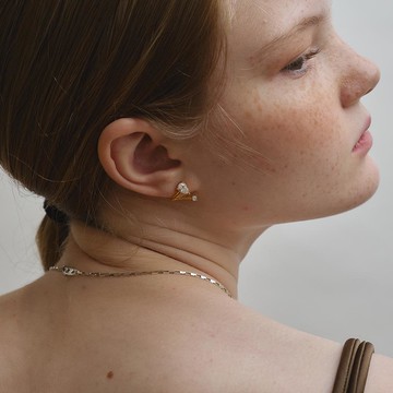 LESIS｜Shine Link Earrings 線型懸浮閃鑽耳環