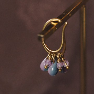 流線淚滴玻璃珠耳骨夾 粉紫－單支販售