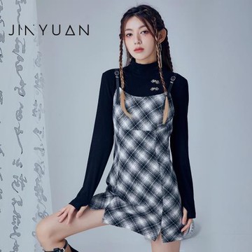 金苑吊帶格紋連衣裙女冬季設計感新款收腰a字裙子G225103