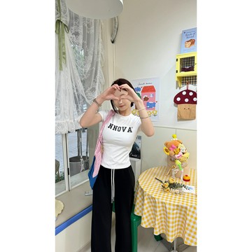 【台灣出貨】正韓40支純欲短款T 夏季辣妹正肩修身上衣 氣質百搭顯瘦熱銷 大尺碼女裝 透氣涼感舒適